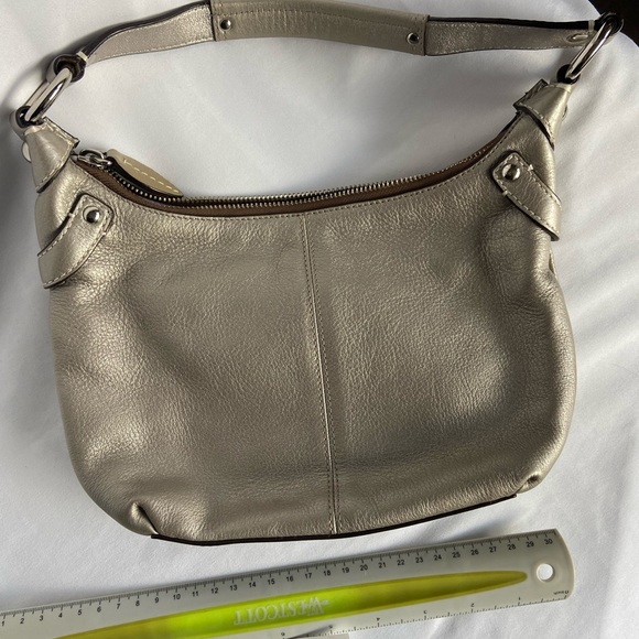 Metallic coach shoulder bag - Picture 5 of 9